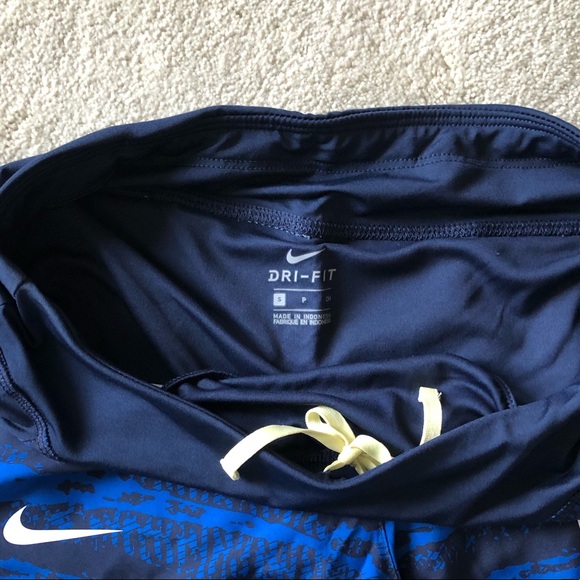 NEW Nike Women’s Dri-Fit Michigan Wolverines Running Shorts - Picture 5 of 6